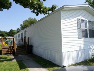 Mobile Home at 489 Starratt Rd Lot #82 Jacksonville, FL 32218