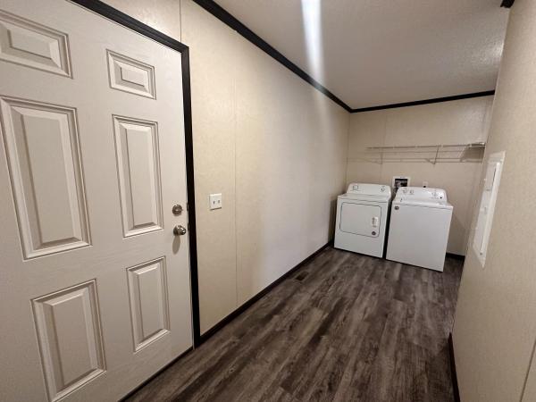 2019 Clayton 95PLH28523 Mobile Home