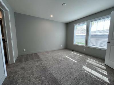 Photo 5 of 11 of home located at 4865 Dunhill Rd Sterling Heights, MI 48310