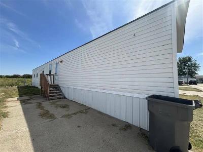 Mobile Home at 1010 Reservation Rd # B26 Hays, KS 67601