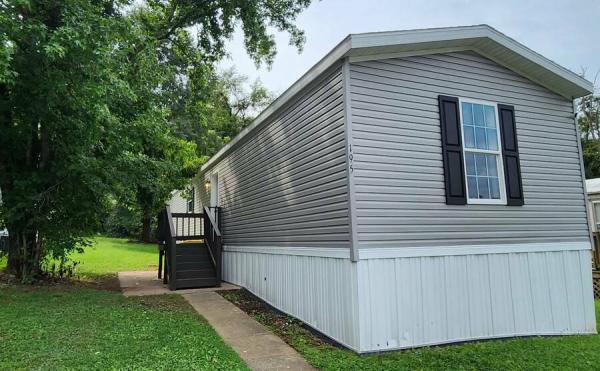 Photo 1 of 2 of home located at 315 W Gordon Pike, #195 Bloomington, IN 47403
