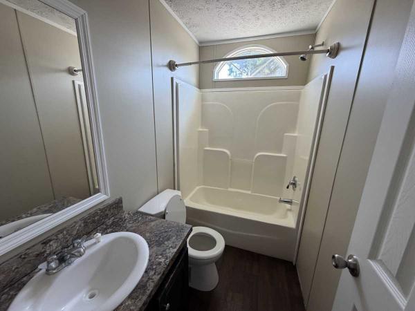 2018 CMH/Schult 57COM16763FH18 Mobile Home