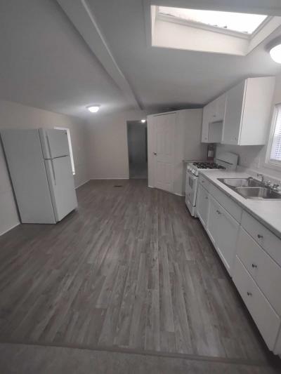 Photo 5 of 12 of home located at 5237 Jennie Dr. #425 White Lake, MI 48383