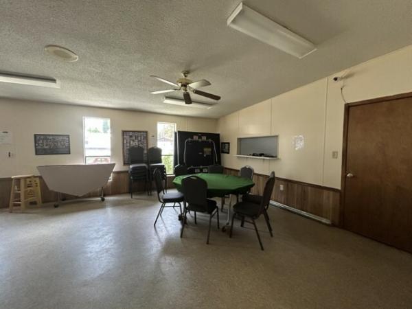 1980 OAK Mobile Home