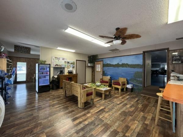 1980 OAK Mobile Home