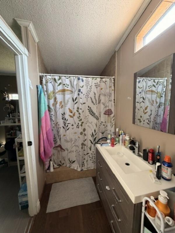 1990 Commodore Manufactured Home