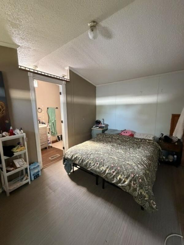 1990 Commodore Manufactured Home
