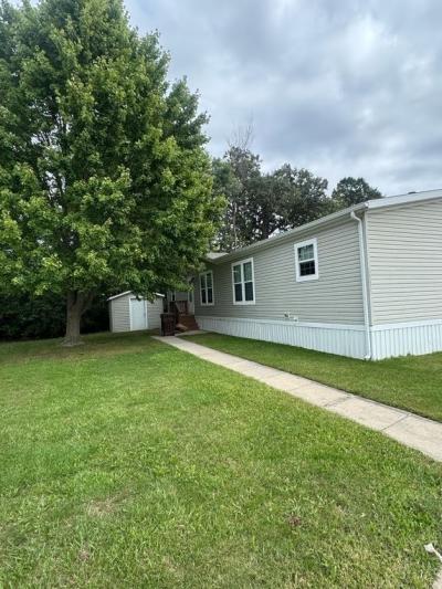 Photo 3 of 20 of home located at 24072 Deer Creek Flat Rock, MI 48134