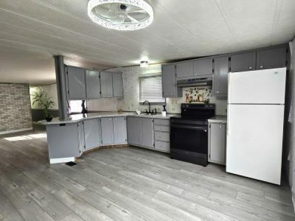 Photo 1 of 2 of home located at 1331 Bellevue St Green Bay, WI 54302