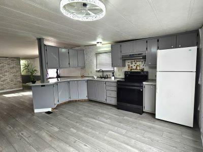 Mobile Home at 1331 Bellevue St Lot 132 Green Bay, WI 54302