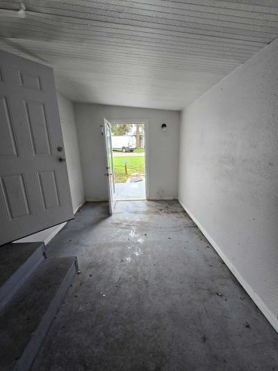 Photo 4 of 9 of home located at 6910 Alafia Dr. Riverview, FL 33578
