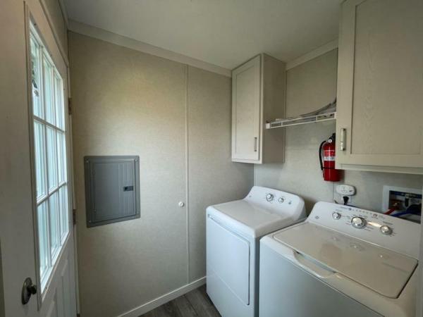 2023 Clayton 95PLH16663B Mobile Home