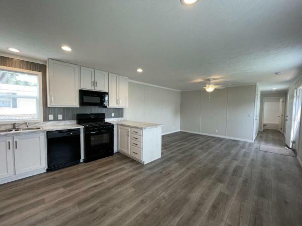 2023 Clayton 95PLH16663B Mobile Home
