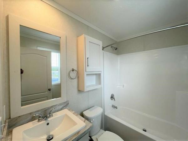 2023 Clayton 95PLH16663B Mobile Home