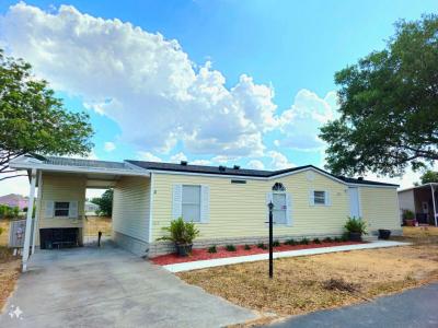 Photo 2 of 8 of home located at 509 Shadow Ridge Drive Davenport, FL 33897