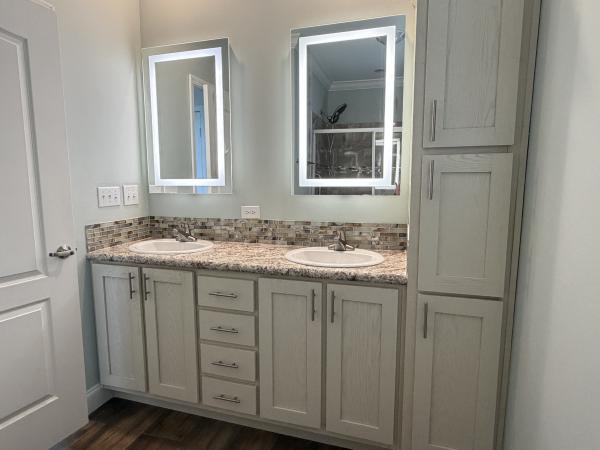 2019 Champion FL26100PHA102777A/B Mobile Home