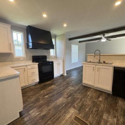 Photo 5 of 28 of home located at 2319 Greensburg Rd #5 Campbellsville, KY 42718