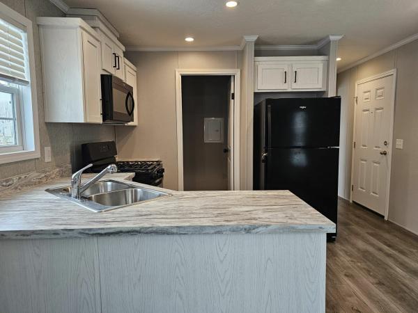 Photo 1 of 2 of home located at 5920 Brickel Drive Lot 468 Saginaw, MI 48601