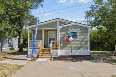 Mobile Home at 8007 Moonmist Creek, Lot 50 Fort Worth, TX 76140