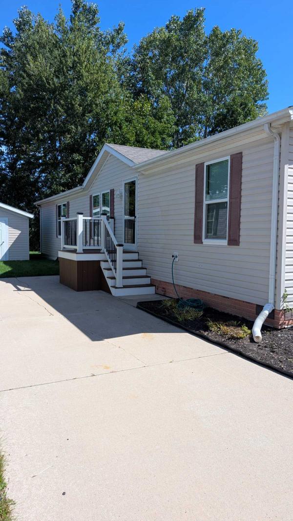 2001 Four Seasons Mobile Home For Sale