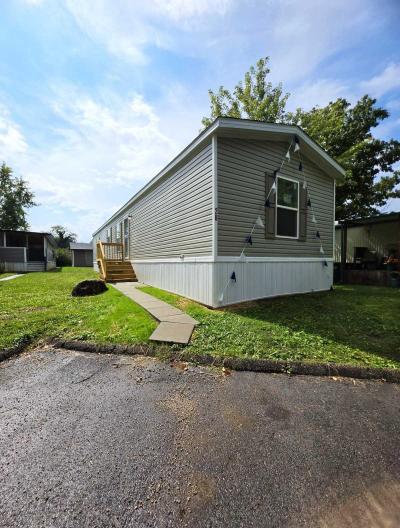 Mobile Home at 1 Thorn Locust Ln., #28 London, OH 43140