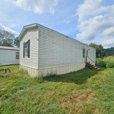 Photo 2 of 13 of home located at 1517 Cranbrook Drive Charleston, WV 25311