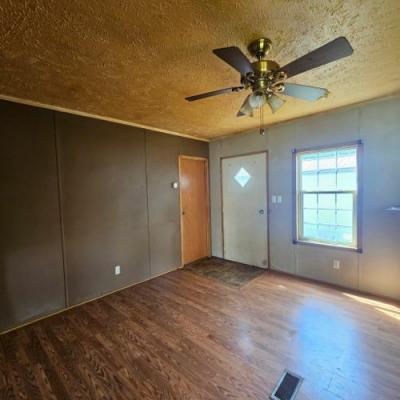 Photo 3 of 13 of home located at 1517 Cranbrook Drive Charleston, WV 25311