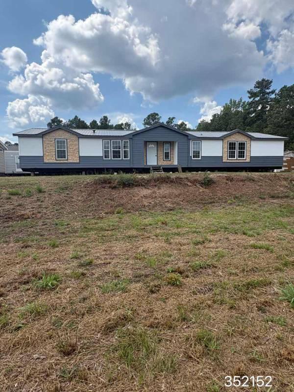 Photo 1 of 2 of home located at C&C Mobile Home Resales Llc 5621 Highway 1 Bypass Natchitoches, LA 71457