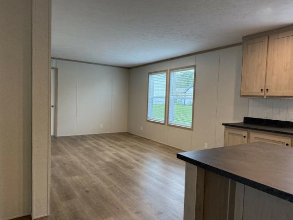 2027 clayton 95CCS24563DH26S Mobile Home