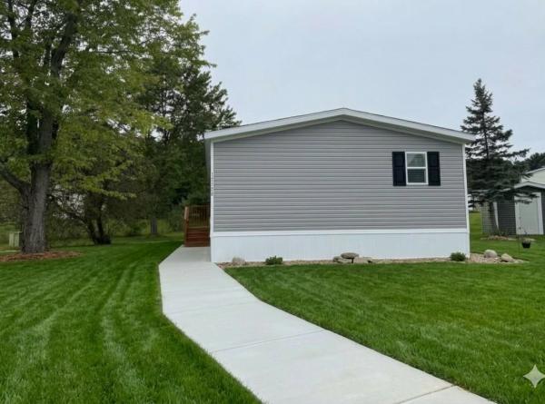 2027 clayton 95CCS24563DH26S Mobile Home