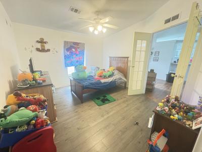 Photo 5 of 15 of home located at 212 Ridgeway Blvd. North Davenport, FL 33897