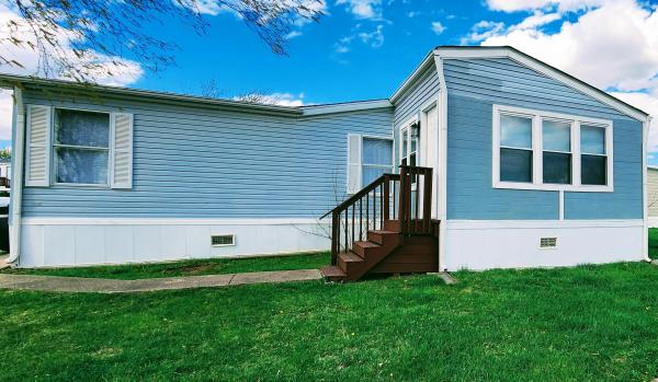 Photo 1 of 2 of home located at 5003 N Clark Street Lot 172 Davenport, IA 52806