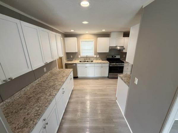 2018 Champion RA2860205 Mobile Home