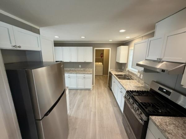 2018 Champion RA2860205 Mobile Home