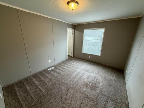2018 Champion RA2860205 Mobile Home