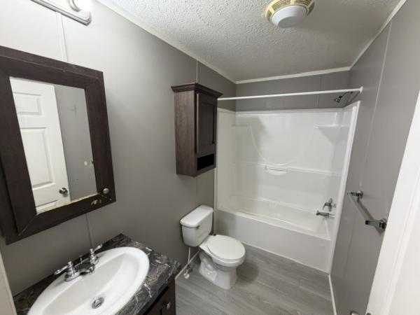 2018 Champion RA2860205 Mobile Home