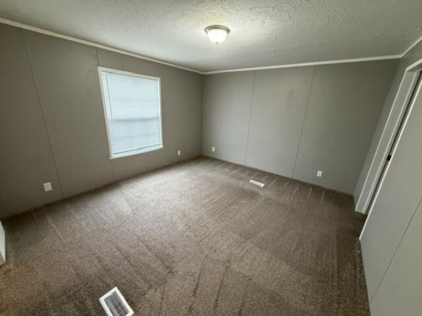 2018 Champion RA2860205 Mobile Home