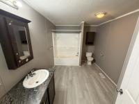 2018 Champion RA2860205 Mobile Home