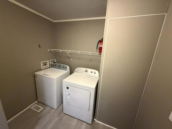 2018 Champion RA2860205 Mobile Home