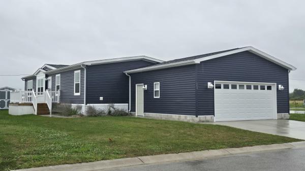 Photo 1 of 2 of home located at 27484 Oregon Rd, Lot 204 Perrysburg, OH 43551
