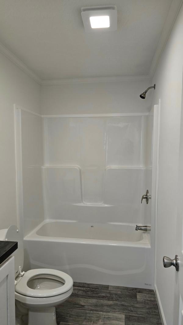 2026 Colony 204 550BP28563A  Home