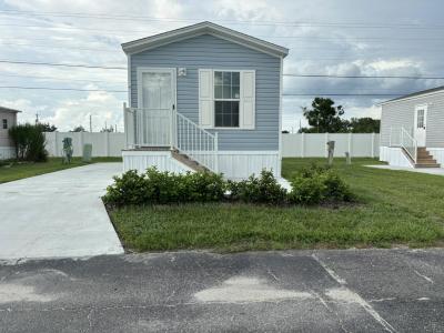 Mobile Home at 28 North Lakeside Lake Placid, FL 33852