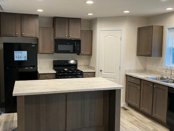 2023 Clayton 81RDH28523B Mobile Home