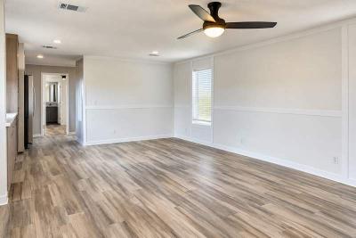 Photo 4 of 11 of home located at 108 Middle Loop Rd New Braunfels, TX 78130