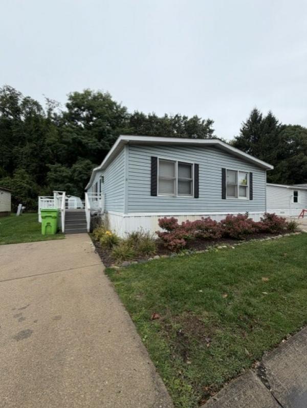 Photo 1 of 1 of home located at 2 Meadows Circle Wixom, MI 48393