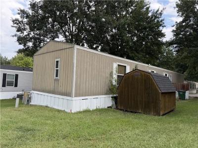 Photo 2 of 13 of home located at 186 Sue Ellen Ave Belton, MO 64012