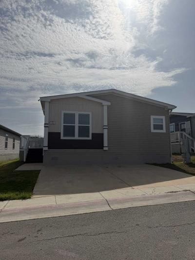 Mobile Home at 5511 Silver Fox Del Valle, TX 78617