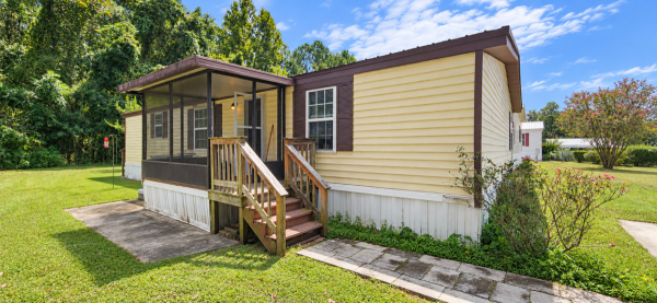 Photo 1 of 2 of home located at 489 STARRATT RD, #101 Jacksonville, FL 32218