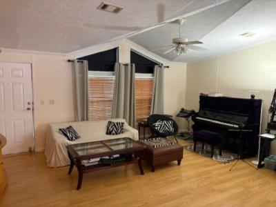 Photo 5 of 14 of home located at 2305 NW 26th Ave Lot 126 Boynton Beach, FL 33436