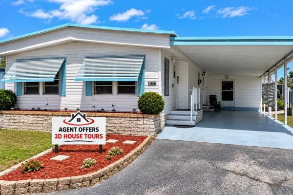 Photo 1 of 2 of home located at 36121 Plum Avenue Grand Island, FL 32735
